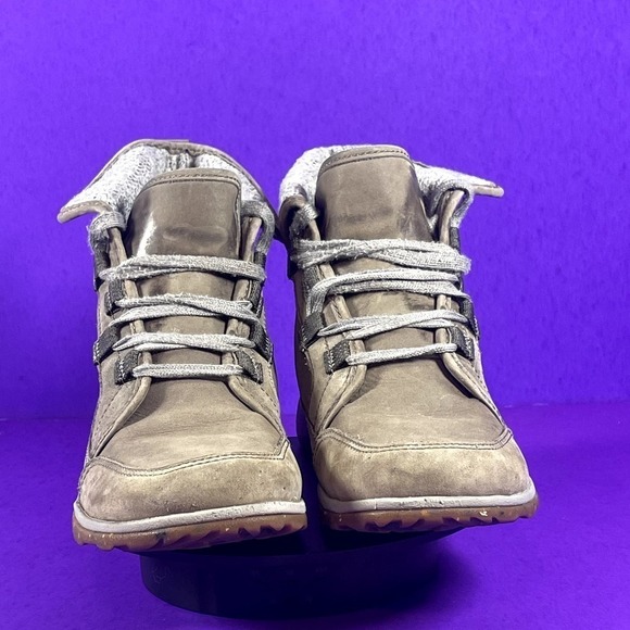 Chaco Women's Size 7 Barbary Chukka Hiking Boots Gray Lace Up Leather JCH199802 - Picture 2 of 9